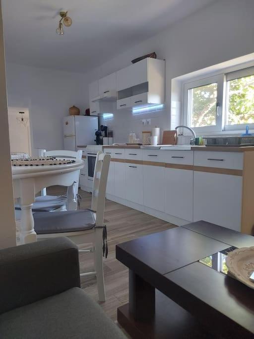 Houlia Home Διαμέρισμα Με Δωρεάν Χώρο Στάθμευσης Steniaí Exterior foto