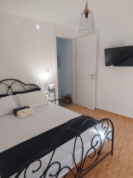 Houlia Home Διαμέρισμα Με Δωρεάν Χώρο Στάθμευσης Steniaí Exterior foto